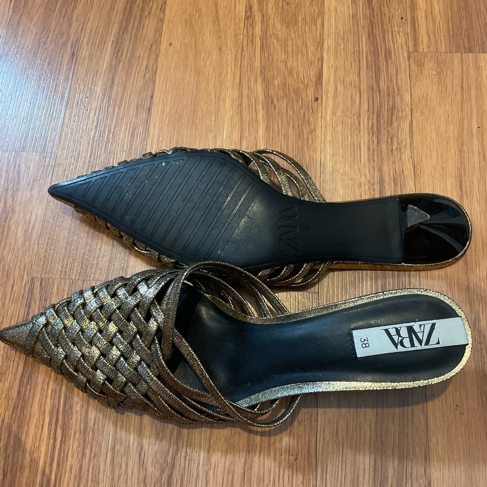 Great Condition Zara Gold Heels
